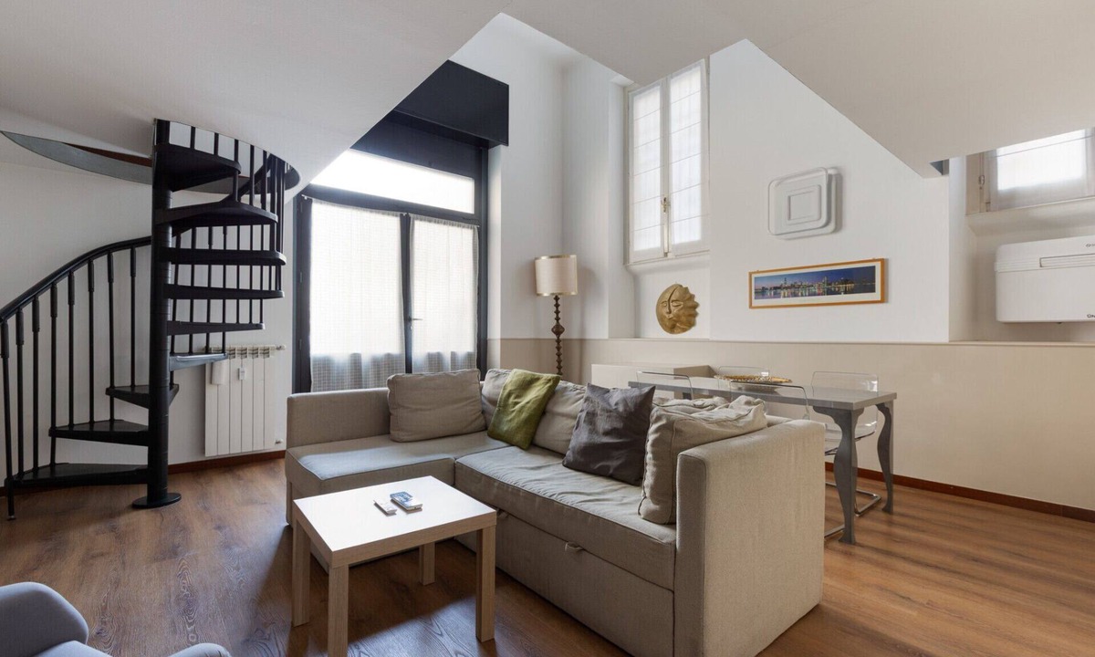 Zona Zara House | M5 Istria & Marche Roomy Lofted Studio Apt x2