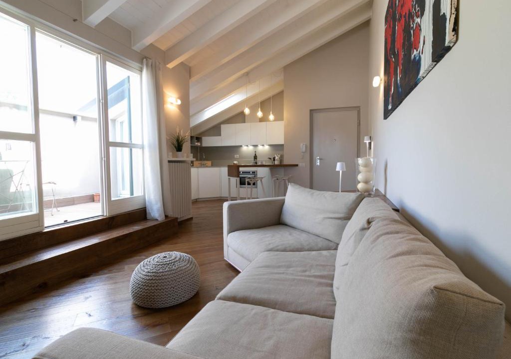 Galbiate Apartment | Mamma Ciccia Holiday Home - Cozy Attic