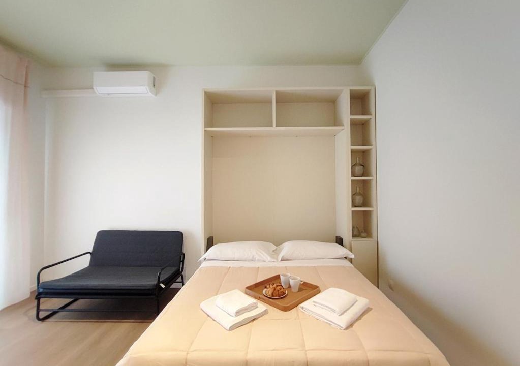Dergano Apartment | Milan Central Station- Modern apartment