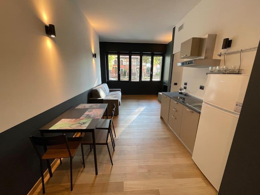 Gioia Apartment | Milano Central Station Black