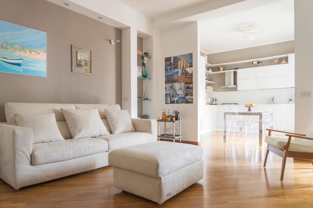 Bullona Apartment | Milano Cosmopolitan Home