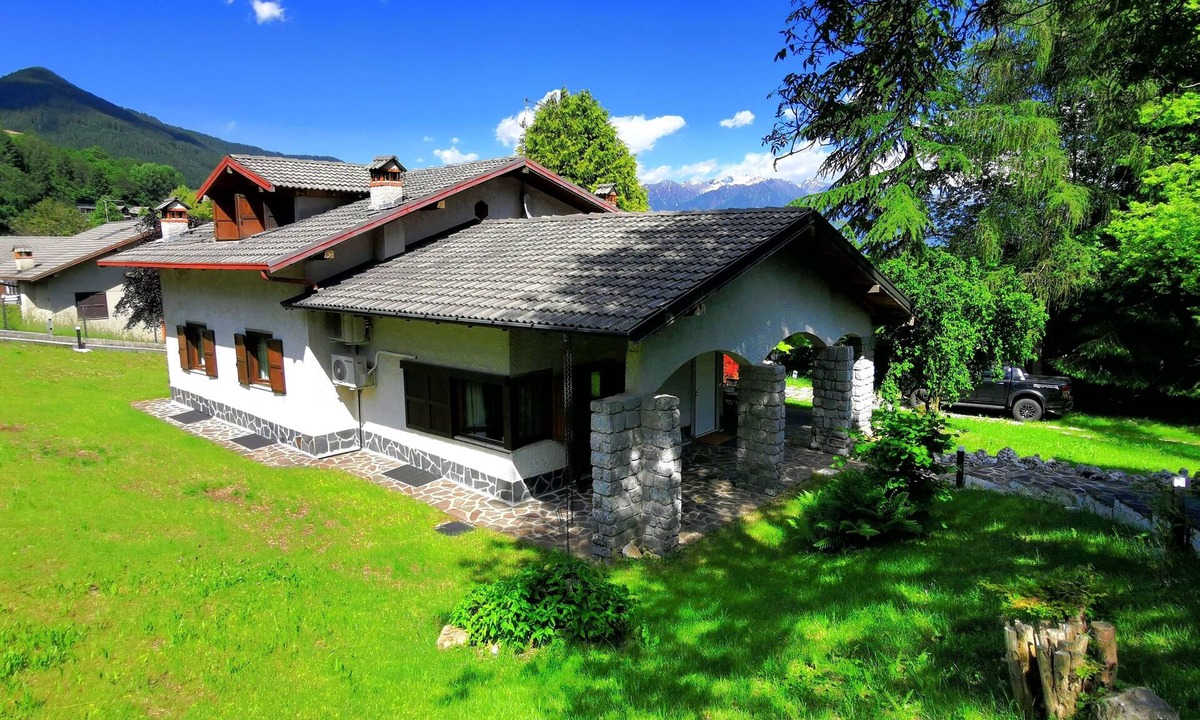 Borno Ski Chalet | Modern Alpine chalet for sports,relax,history, Dolomite landscapes, pet free