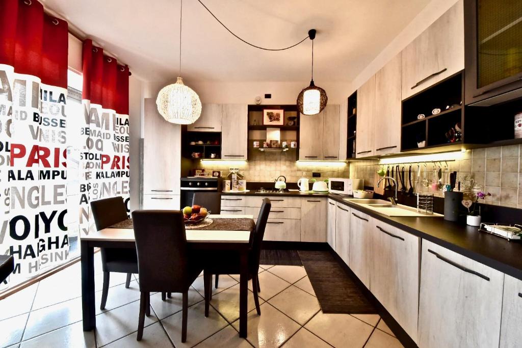 Cogliate Apartment | Modern apartment halfway between Milan and Como