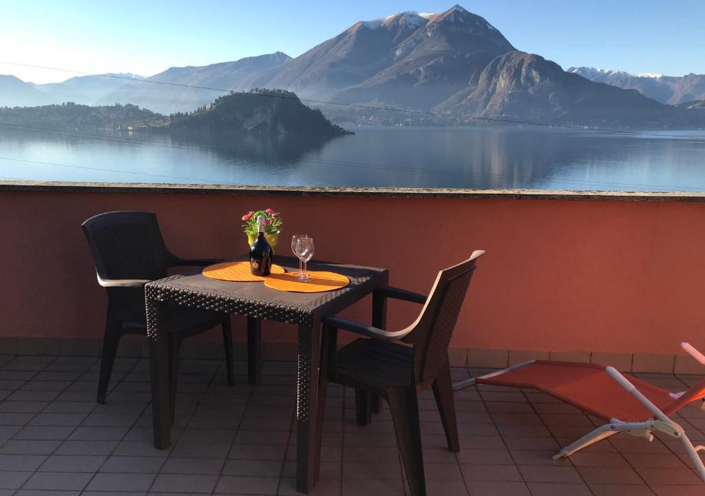 Fiumelatte Apartment | New Attic Lake View 2