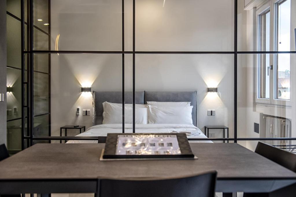 Gioia Apartment | New & Bright Balcony Flat by Central Station