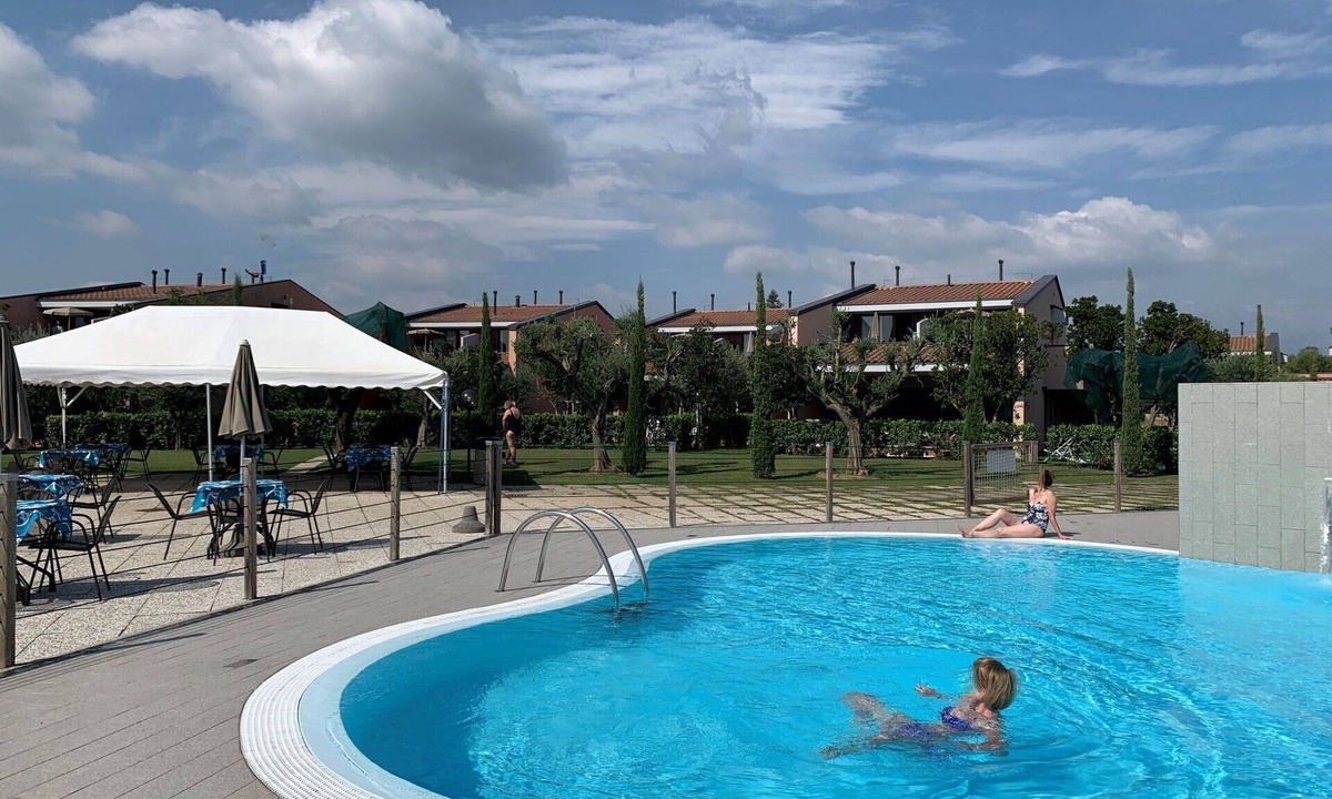 Moniga del Garda Apartment | Nice apartment for 2 guests with A/C, WIFI, pool, TV, balcony and pets allowed