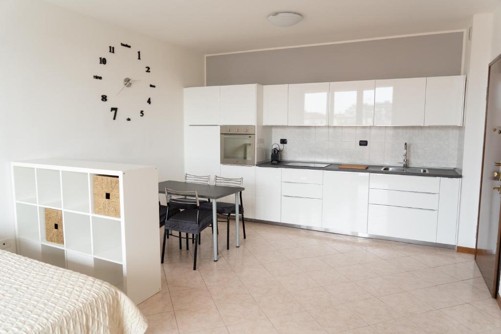 Corsico Apartment | Parcheggio Privato - Appartamento a Milano