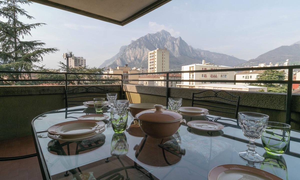 Lecco Apartment | Ponte Vecchio Family Apartment