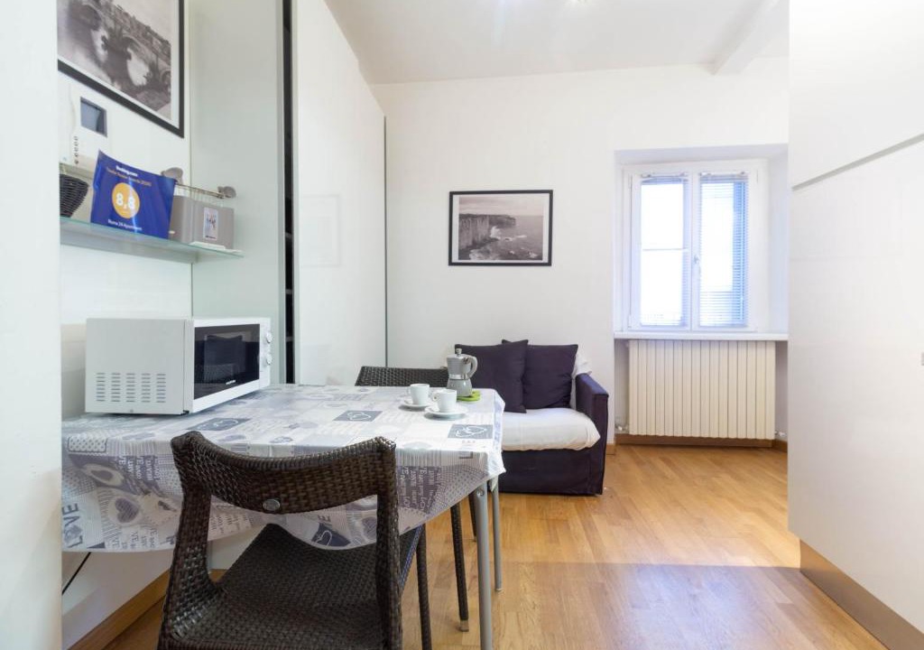 Lecco Apartment | Roma 24 Apartment - Affitti Brevi Italia
