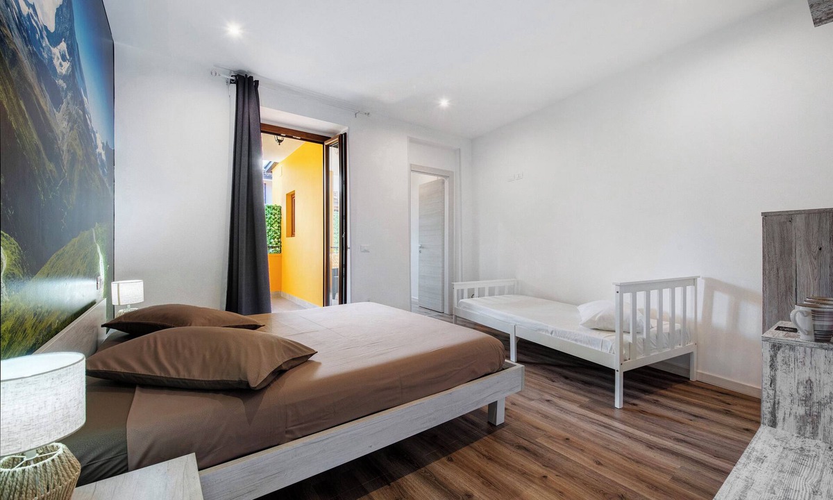 Gavardo Apartment | Room 'Camera Mountain' with Mountain View, Private Terrace and Wi-Fi