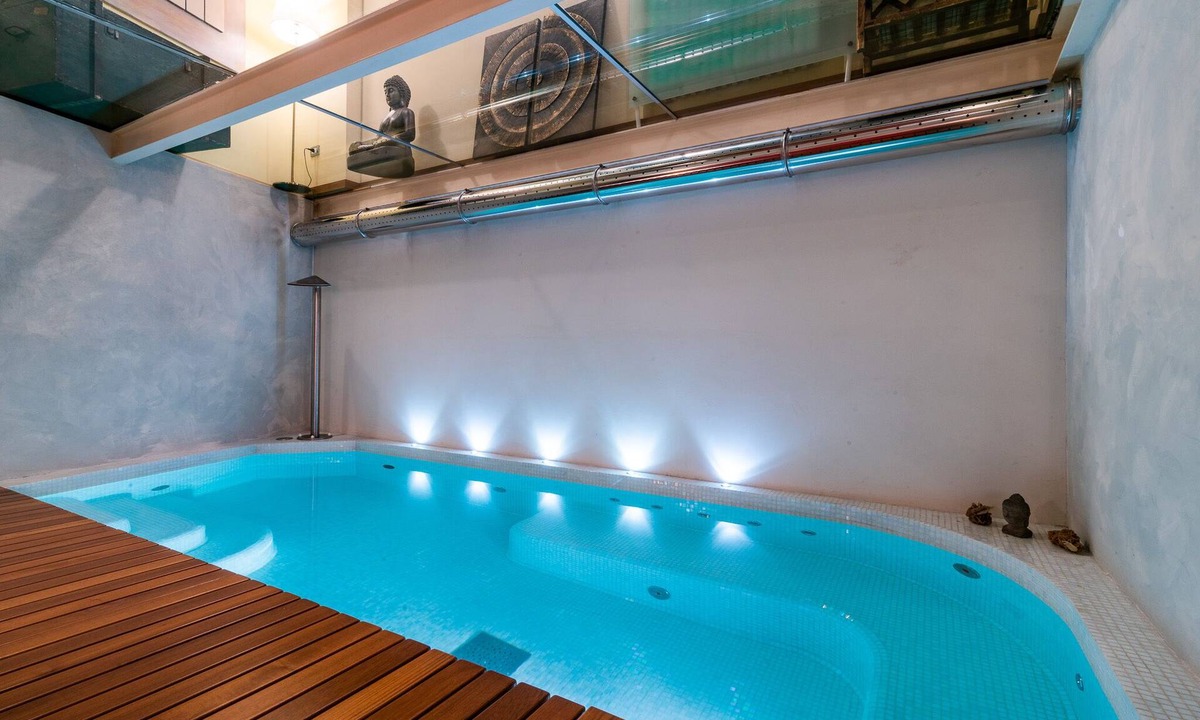 Milan House | SANITIZED. Relax in fabulous Loft with indoor pool