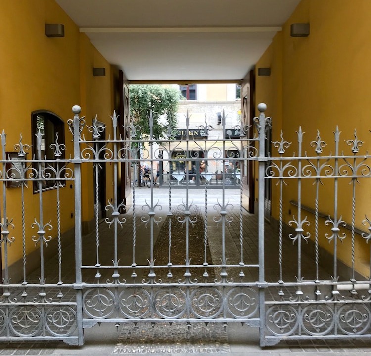 Chinatown Hotel | Sarpi Apartment