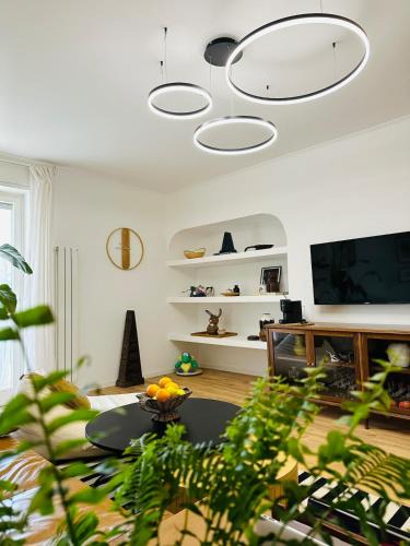 Forze Armate - Sella Nuova Apartment | Southern Milan M1 Red line metro 20 min to city center