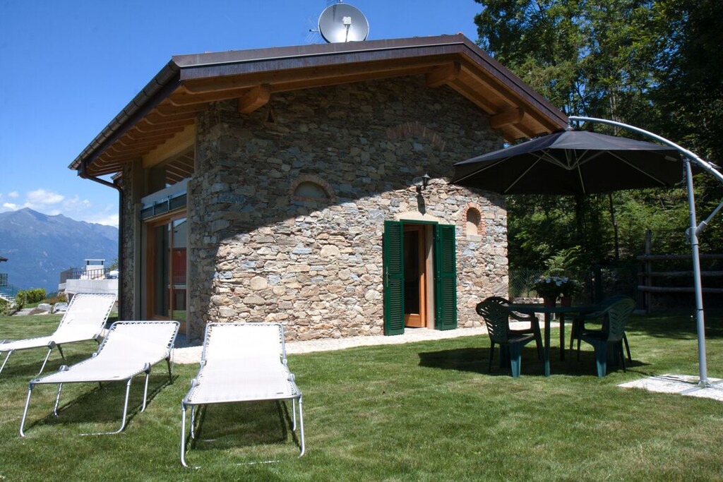Poppino House | Stylishly furnished 3½-room house in a residence with pool and dream view