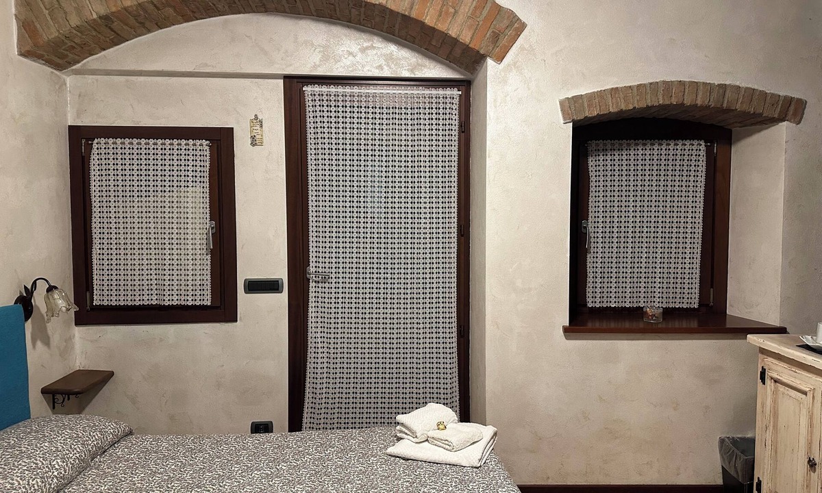 Bergamo House | .tGreen in the city exists: discover it at the Hedgehog Mansion with your furry.