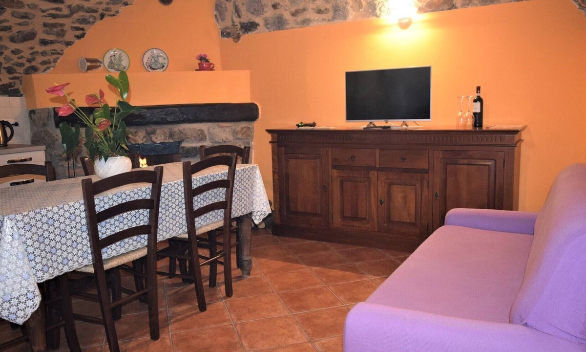 Bossico Apartment | The house on the plateau, in the historic center
