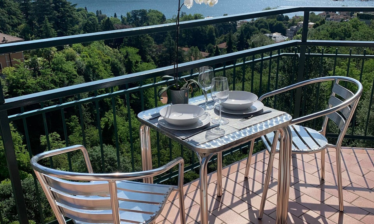 Como House | The window on Lake Como