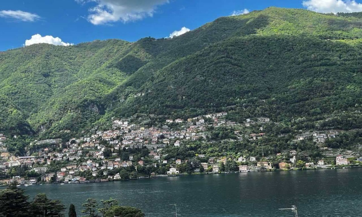 Torno Apartment | Timco apartment with lake view