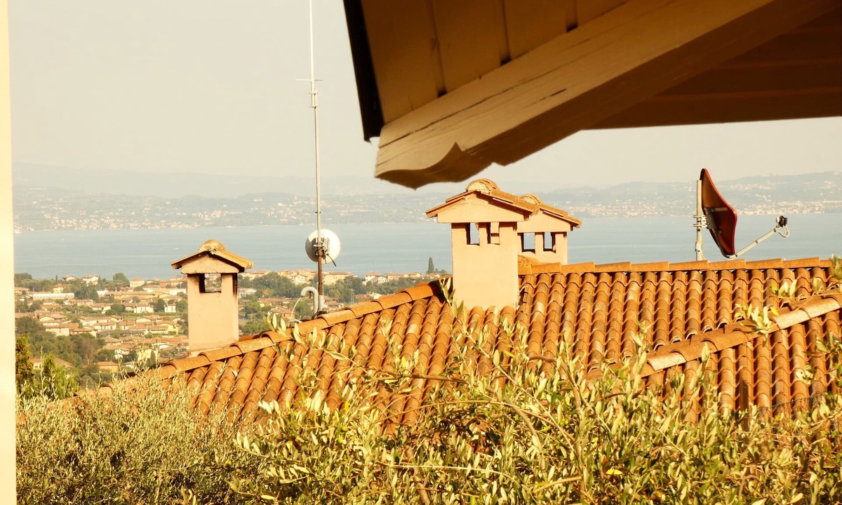 Polpenazze del Garda House | TWO WONDERFUL GROUND FLOOR AND FIRST FLOOR APARTMENTS WITH LAKE VIEW
