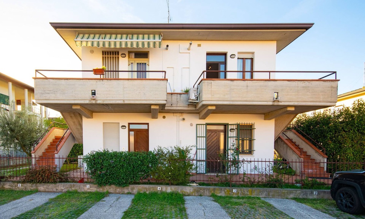 Lugana Apartment | Vacation Apartment "Il Grappolo" Near the Centre of the Old Town and the Lake