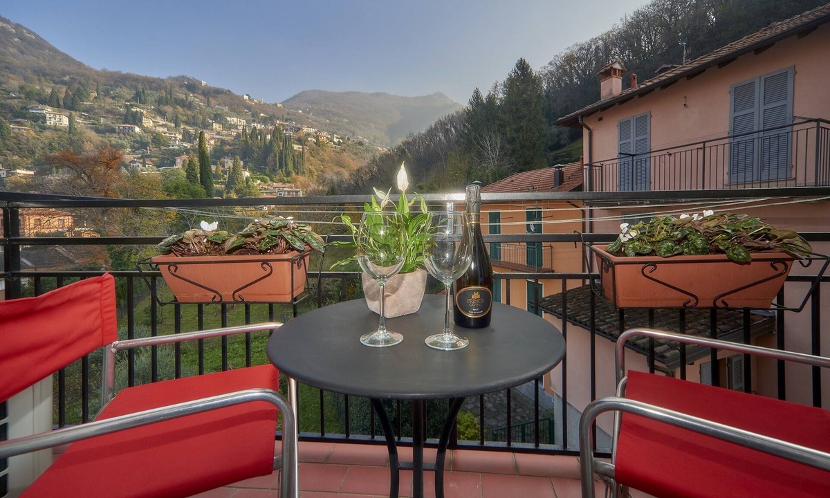 Vezio Apartment | VARENNA DREAM SPACIOUS AND LUMINOUS APARTMENT