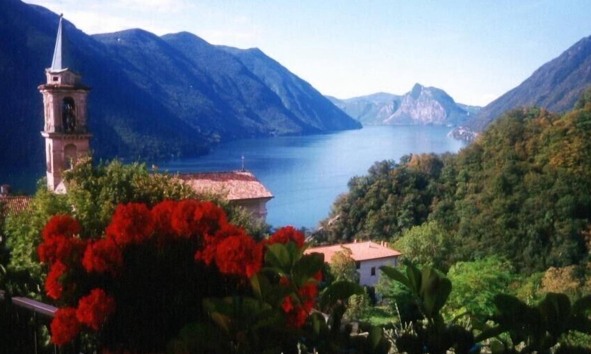 San Mamete Apartment | View to the lake, sun terrace, Mediterranean garden, cosy flat