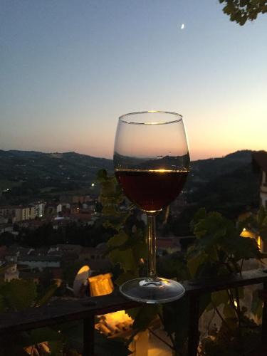 Canelli Bed & Breakfast | View & Wine Room