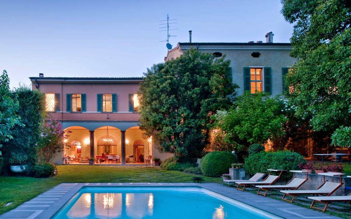Bornato Villa | Villa ∙ 7 bedrooms ∙ 14 guests