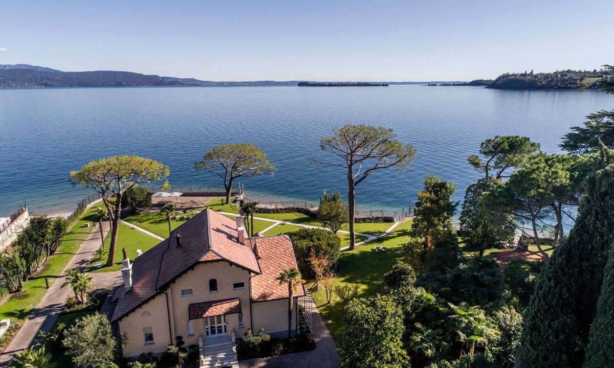 Barbarano Villa | Villa Belvedere - Wonderful lake front villa with a private access to the beach
