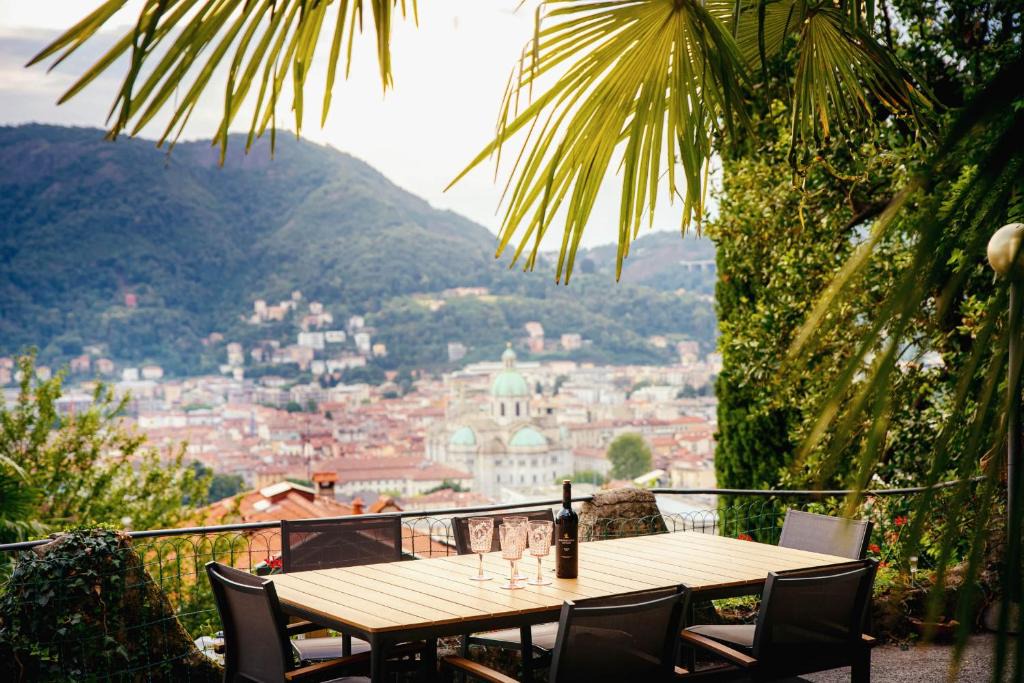 Como House | Villa Bertacchi - inside and out Como