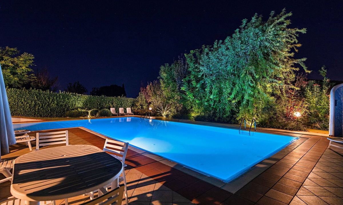 Soiano del Lago Villa | Villa Clara con piscina by Wonderful Italy