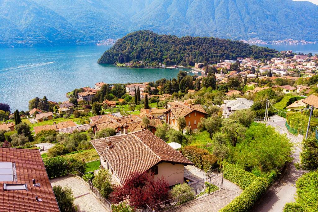 Azzano Apartment | Villa degli Angeli - by MyHomeInComo