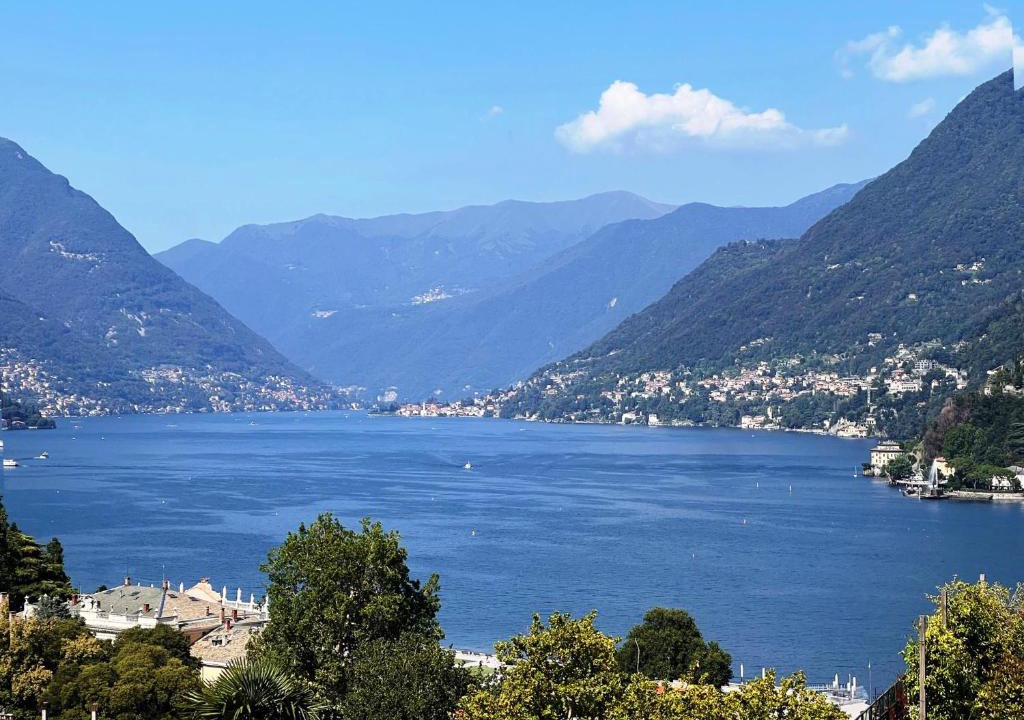 Como Villa | Villa Lucy Lake and Como City View