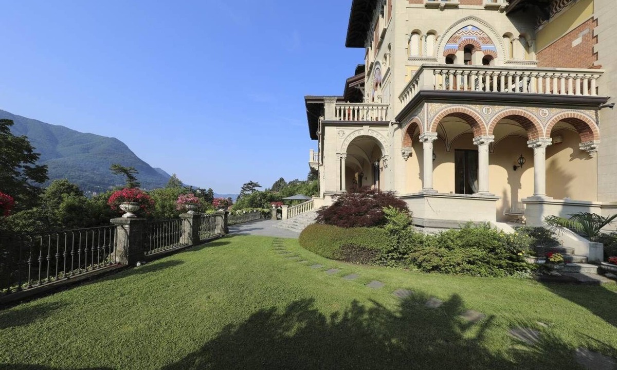 Cernobbio Villa | Villa rental on Lake Como, Holiday rental Lake Como, Italian lakes self catered rental, villa with view Lake Como