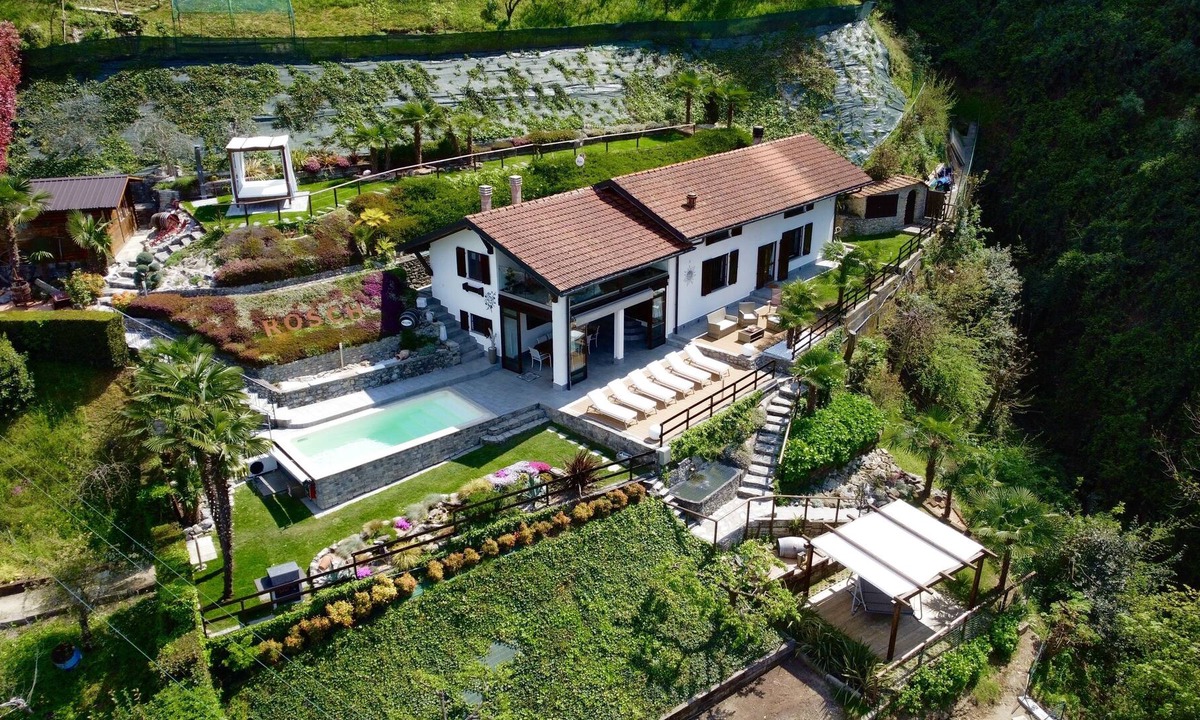 Lezzeno Villa | Villa Rosch: a place of peace in the heart of wood with a breathtaking view