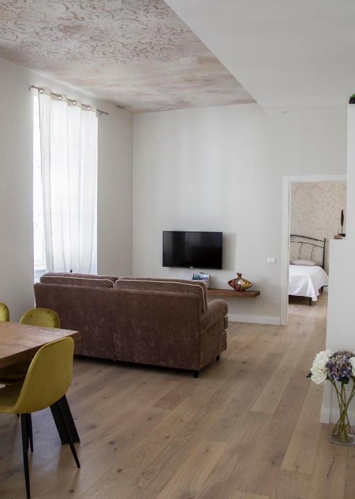 Como City Centre Apartment | Vintage Home Como Lake
