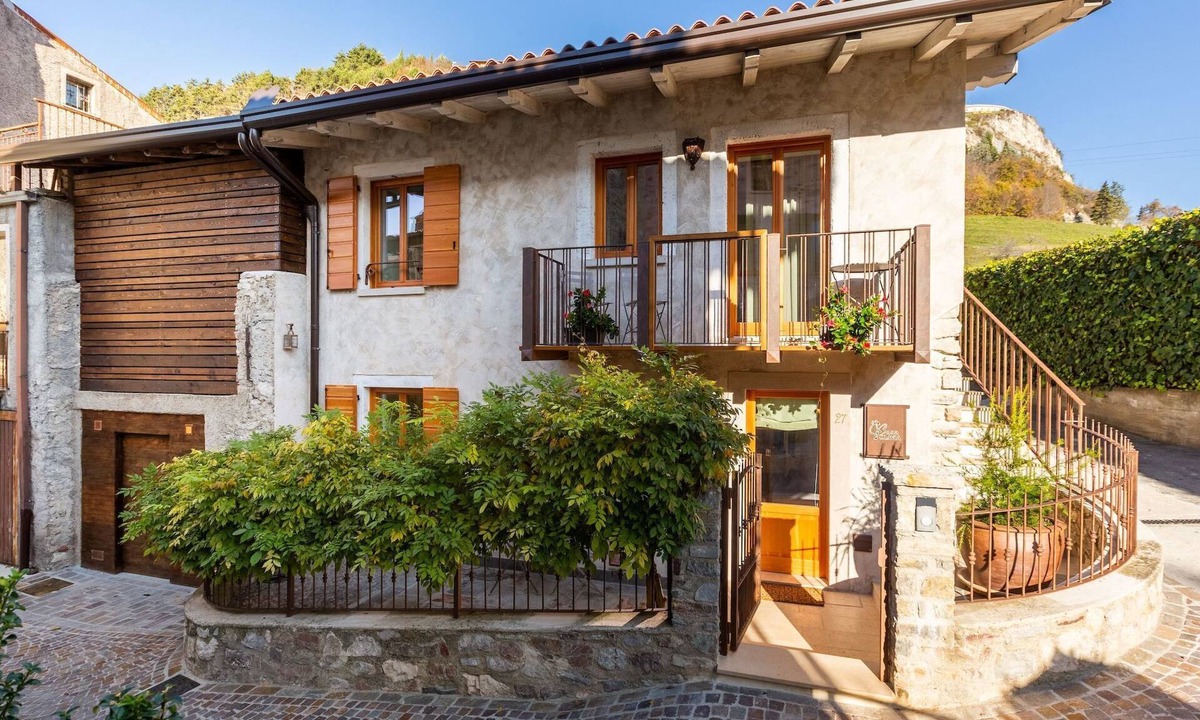 Voltino Apartment | Wohnung in Voltino mit Garten by Interhome
