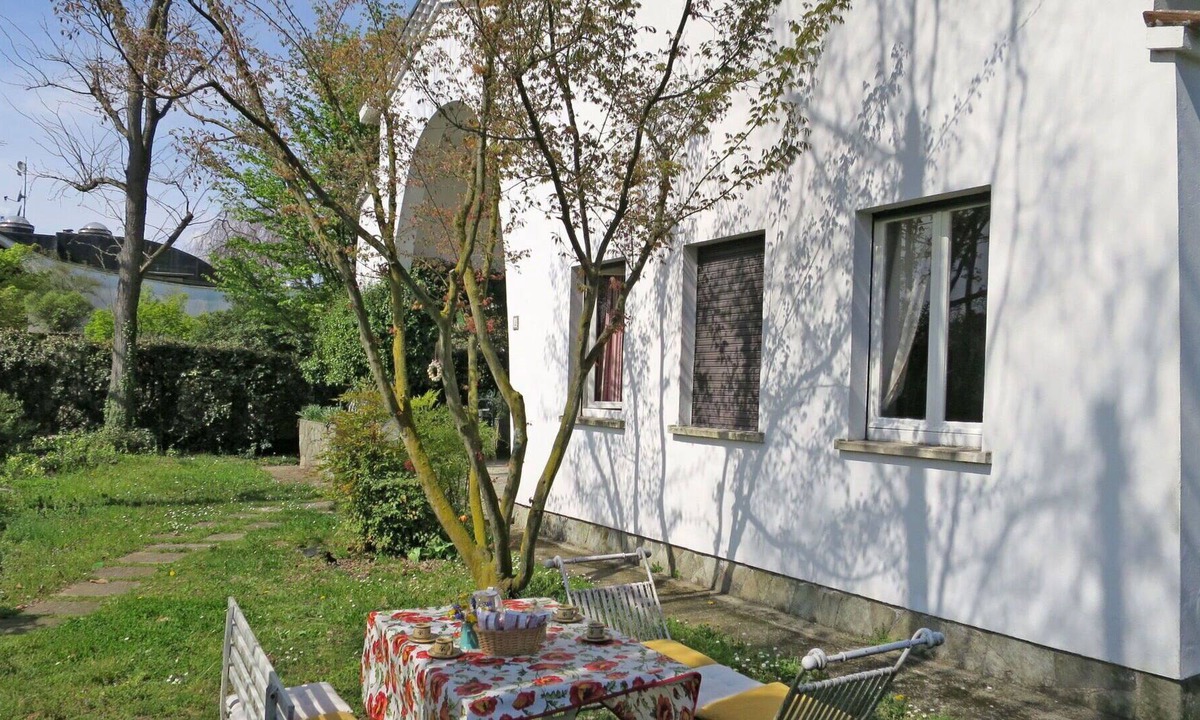 Lisanza House | Wonderful private villa for 4 guests with A/C, WIFI, TV, patio, pets allowed and parking