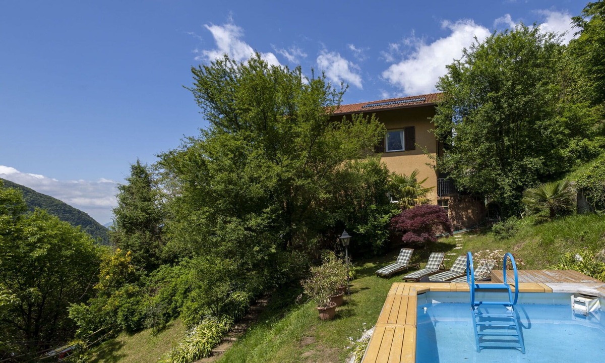 Pisogne Villa | Wonderful private villa for 16 guests with private pool, WIFI, TV, patio and pets allowed