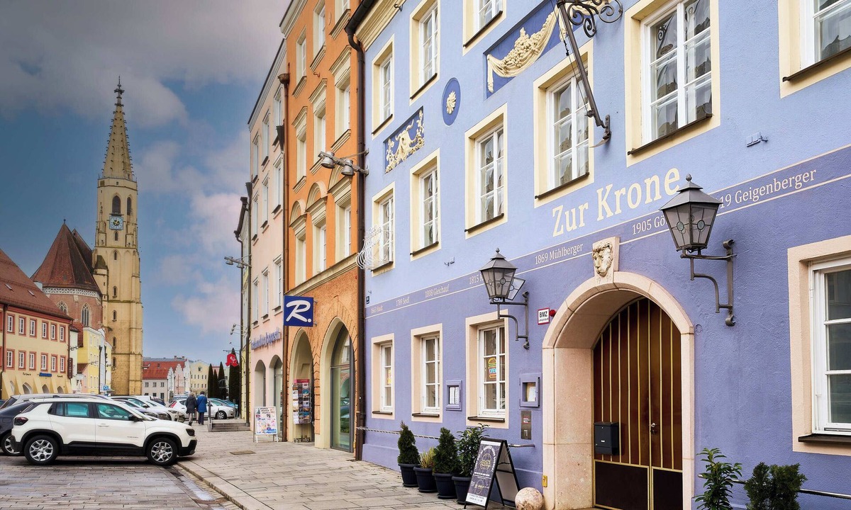 Neuoetting Hotel | Zur Krone
