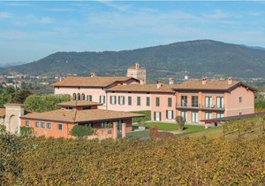2 bedroom accommodation in Cazzago San Martino