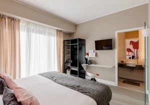 Anjoy & Bleev Rooms | FLAMINGO | Deluxe King size bedroom