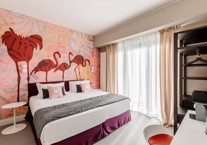 Anjoy & Bleev Rooms | FLAMINGO | Deluxe King size bedroom