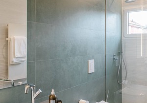 Anjoy & Bleev Rooms | MANDRILLO | Deluxe king size bedroom