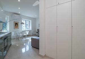 Bright studio apartment in Milan CityLife area.