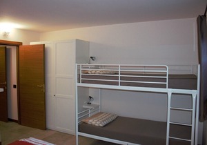 Colico: villatrecariole x 4 adults + 1 baby with pool, mountain and lake view