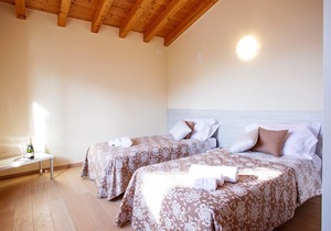 Comacina lake view private Villa family sleeps 14 guests with featuring hot tub.