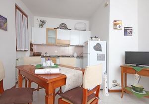 Country house schic facing the pool and garden "Lavanda apartment"