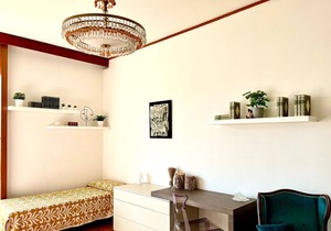 Detached villa with garden a short distance from the lake
