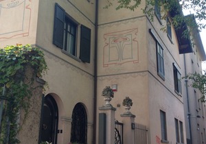Exclusive Villa in City Life for groups (NO party)